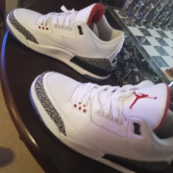 Jordan retro 3 free throw line. - Picture 2 of 4